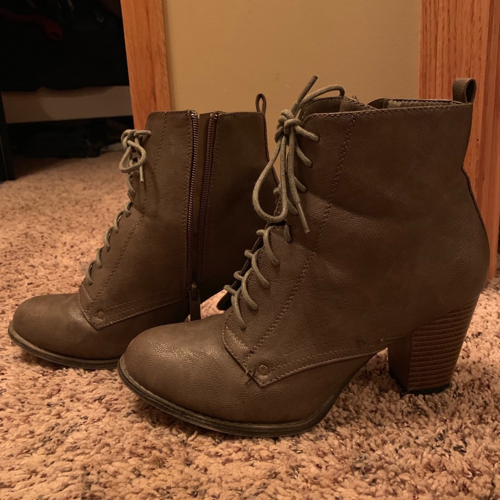 Gray ankle booties 8 1/2